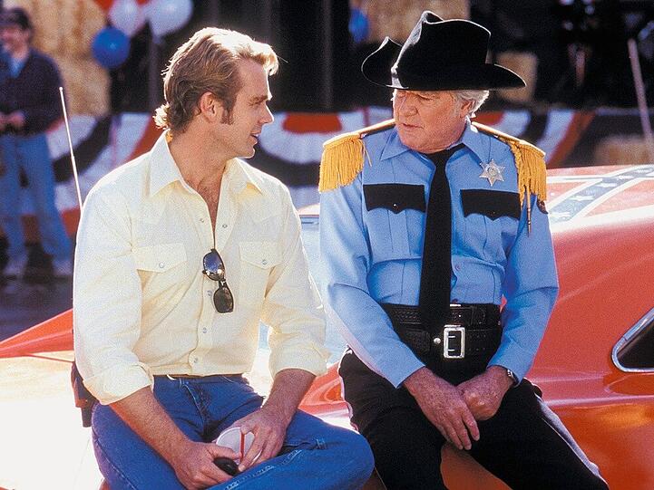 James Best (r.) mit John Schneider in "Ein Duke kommt selten allein"