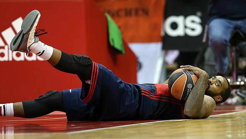 Das Bild spricht Bande ähm Bände: Bayern-Profi K.C. Rivers in der Partie gegen Fenerbahce Istanbul. Das Bild spricht Bande ähm Bände: Bayern-Profi K.C. Rivers in der Partie gegen Fenerbahce Istanbul.