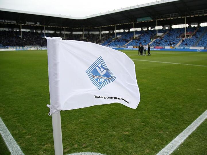 Der SV Waldhof Mannheim will mit einem Heimsieg gegen den KFC Uerdingen seinen Aufstiegsplatz verteidigen.