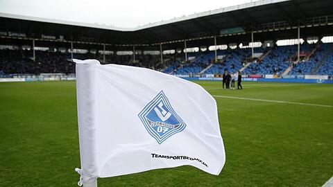 Der SV Waldhof Mannheim will mit einem Heimsieg gegen den KFC Uerdingen seinen Aufstiegsplatz verteidigen.