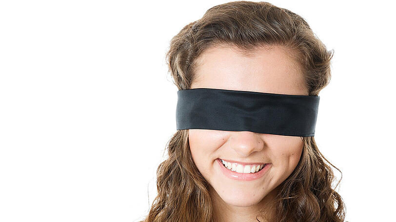 Ist die Liebe wirklich blind? Das soll in der neuen Datingshow "5 Senses for Love - Heirate dein Blind Date" herausgefunden werden. (Symbolbild)