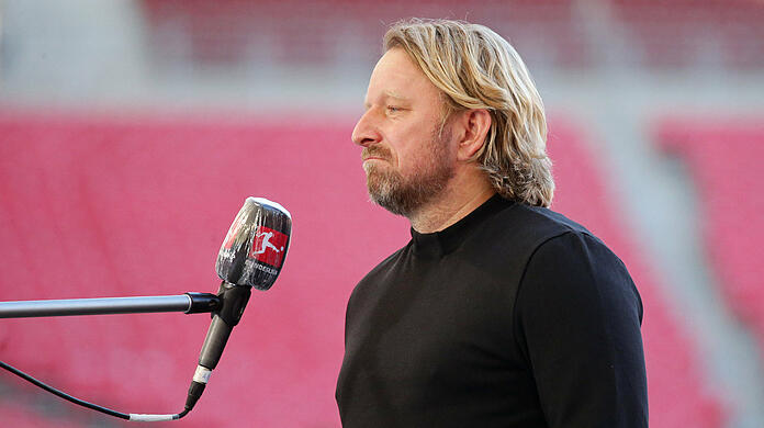 War nach der Niederlage gegen die Bayern angefressen: Stuttgarts Sportdirektor Sven Mislintat.