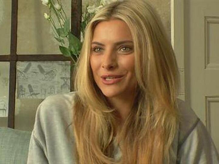 Sophia Thomalla bietet bei Werbedreh tiefe Einblicke