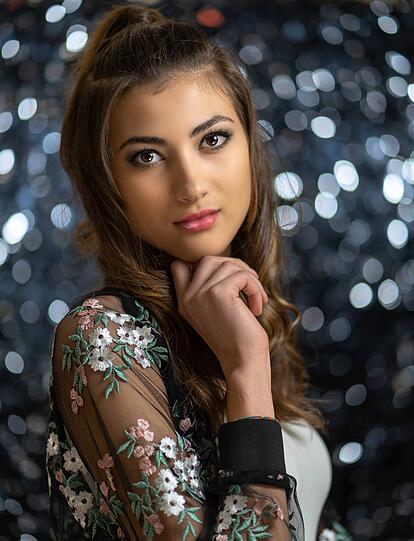 Dilara (19)