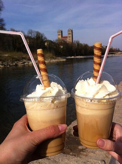 Sonne, Strand und Eiskaffee - so schön kann der Frühling in der Isarvorstadt sein.
