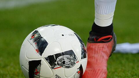 Ein Fußball-Spiel. Foto: Patrick Seeger/dpa/Symbolbild