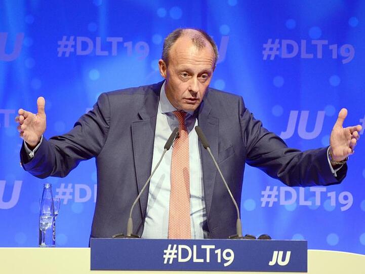 Friedrich Merz spricht beim Deutschlandtag der Jungen Union in Saarbrücken.