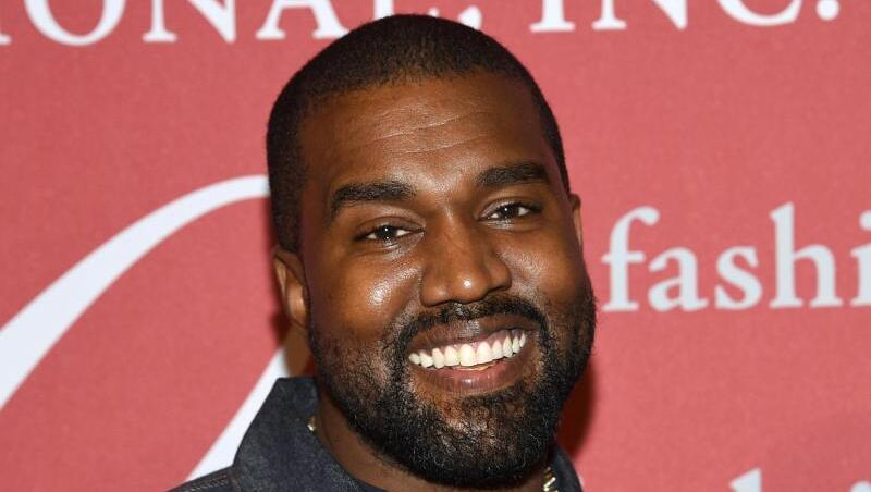 Kanye West hat sein neues Album nach einigen Verschiebungen endlich veröffentlicht. Kanye West hat sein neues Album nach einigen Verschiebungen endlich veröffentlicht.