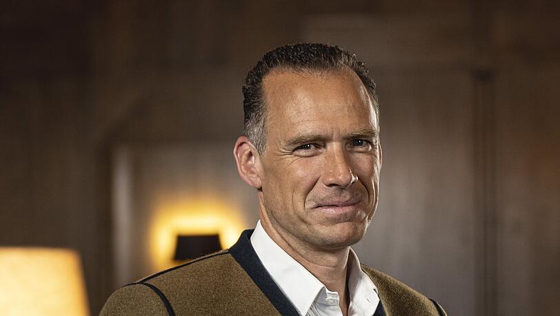 Hotelier Peter Inselkammer. Er ist unter anderem der Wiesnwirt des Armbrustschützenzelts und Leiter des Platzl-Hotels. Hotelier Peter Inselkammer. Er ist unter anderem der Wiesnwirt des Armbrustschützenzelts und Leiter des Platzl-Hotels.