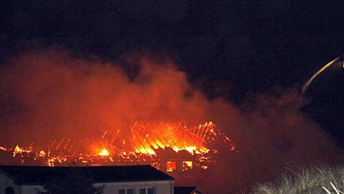 Bereits in der Nacht auf Montag musste die Feuerwehr auf der Insel Sylt sieben Brände löschen Bereits in der Nacht auf Montag musste die Feuerwehr auf der Insel Sylt sieben Brände löschen