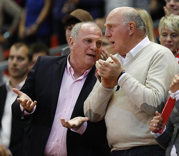 FC Bayern gegen die Phantoms Braunschweig: Die Promis zittern mit den Basketballern. Die Bilder