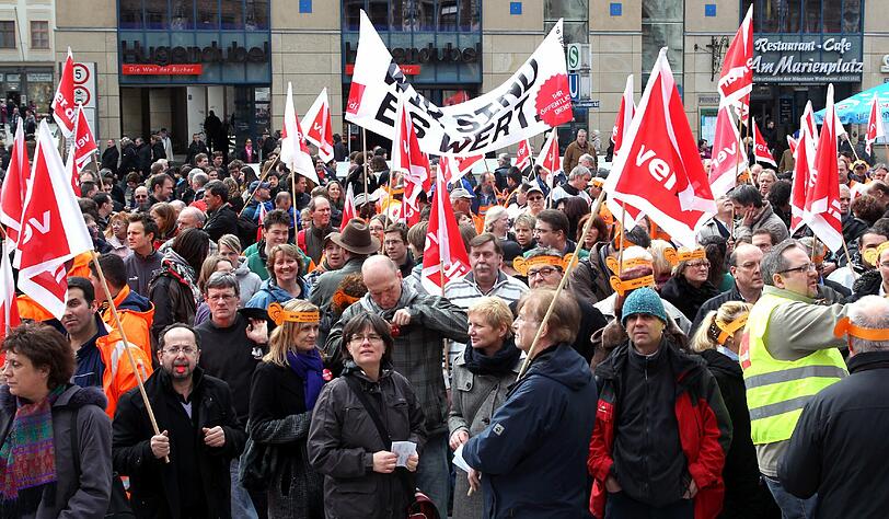 6,5 Prozent mehr Lohn: Die Bilder von der Demo auf dem Marienplatz