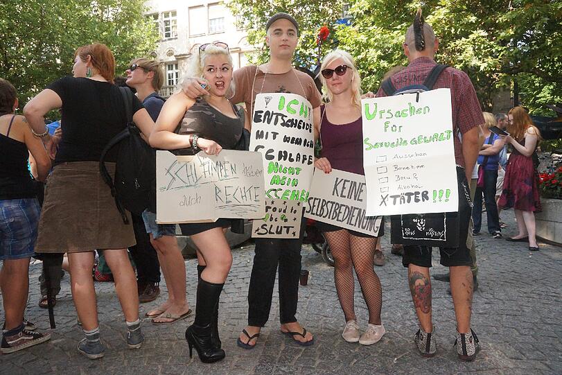 Beim Slutwalk wird in München und vielen anderen Städten gegen sexuelle Unterdrückung demonstriert: Hier die Bilder vom Sendlinger Tor.