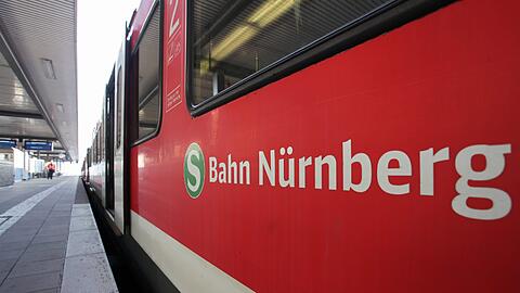Die Bayerische Eisenbahngesellschaft hatte mitgeteilt, dass die britische National Express Rail GmbH den Zuschlag für den Betrieb des S-Bahn-Verkehrs im Großraum Nürnberg erhalten soll.