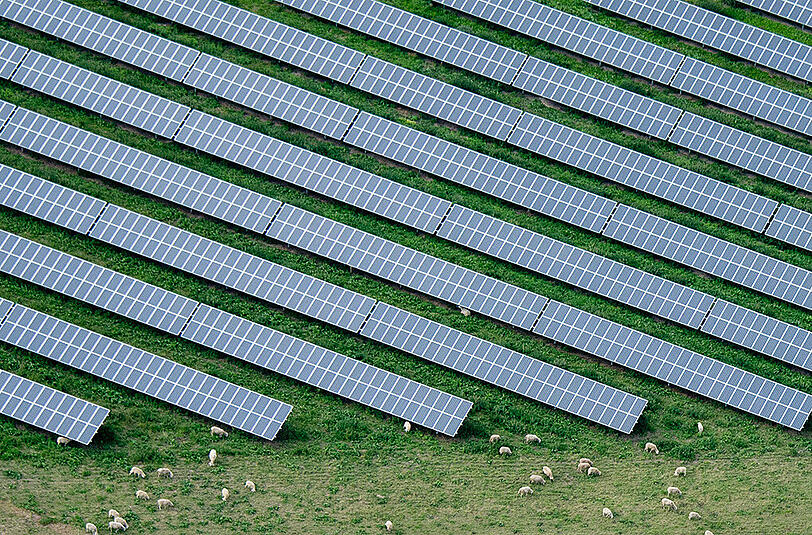 Dank des derzeit sonnigen Wetters produzieren die Solarkraftwerke in Deutschland immer mehr Strom.