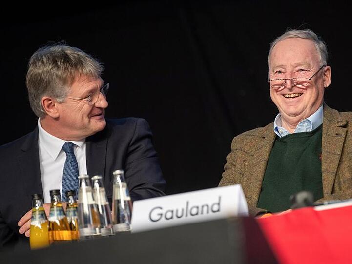AfD-Chef Jörg Meuthen (l.), Spitzenkandidat seiner Partei für die Europawahl 2019, und AfD-Fraktionschef Alexander Gauland bei der Europawahlversammlung.