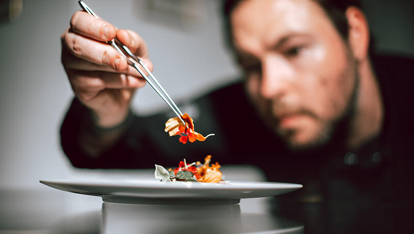 Marco Gatterer  ist für die  mit einem Michelin-Stern ausgezeichnete Küche im Berggericht verantwortlich.