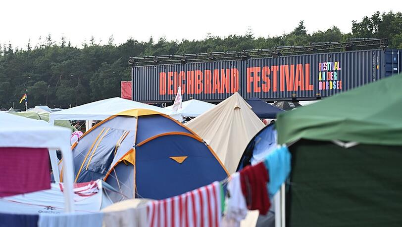 Ein Mann ist auf dem Deichbrand-Festival verstorben.
