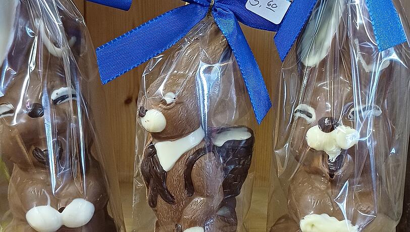 So schauen die handgefertigten Osterhasen der B&auml;ckerei Komm aus. Es gibt sie in drei Gr&ouml;&szlig;en.
