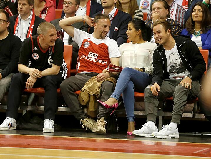 Weitere Fotos von den Fußball-Profis im Audi-Dome.
