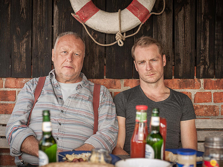 Mord in Aschberg: Gerhard Mühlfellner (Thomas Thieme, li.) und Finn Zehender (Hinnerk Schönemann)