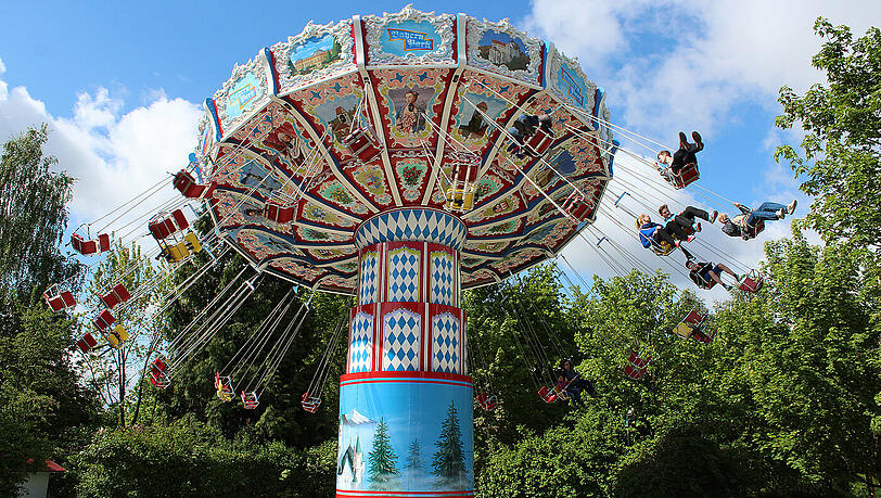 Auch dieses Karussell ist im Bayern-Park zu finden. Auch dieses Karussell ist im Bayern-Park zu finden.
