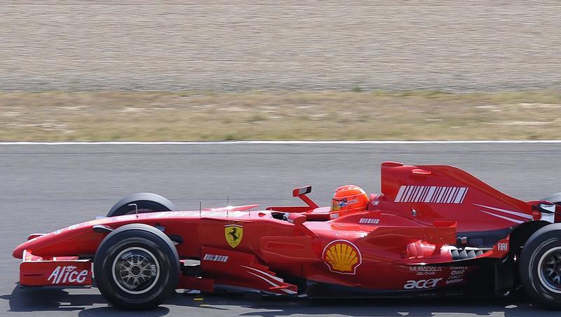 Michael Schumacher darf nur einen zwei jahre alten Ferrari testen für sein Comeback. Das gefällt der Scuderia gar nicht. Michael Schumacher darf nur einen zwei jahre alten Ferrari testen für sein Comeback. Das gefällt der Scuderia gar nicht.