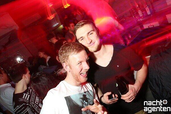 Die besten Partybilder vom Samstag. Hier aus dem Harry Klein.