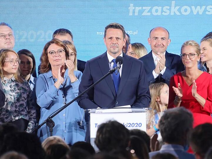 Warschaus Bürgermeister Rafal Trzaskowski geht gegen Präsident Andrzej Duda in die Stichwahl.