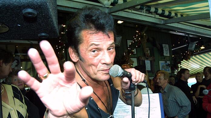 Münchens Kult-Sänger: Richard Rigan, der "Schwabinger Elvis", ist im Alter von 77 Jahren gestorben.