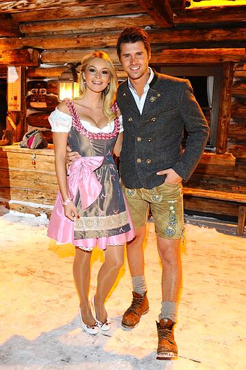 Im echten Leben ein Paar: "Verbotene Liebe"-Stars Jana Julie Kilka und Thore Schölermann.