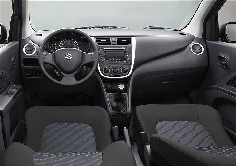 Der neue Suzuki Celerio ist nur 3,60 Meter lang, bietet aber reichlich Platz im Innenraum.
