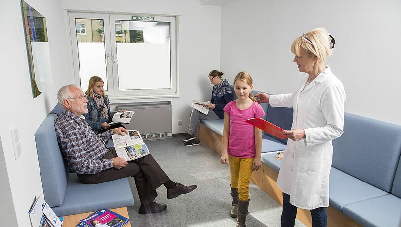 Geduld ist gefragt: Wer bereits im Wartezimmer des Facharztes sitzt, hat die längste Wartezeit bereits hinter sich. Geduld ist gefragt: Wer bereits im Wartezimmer des Facharztes sitzt, hat die längste Wartezeit bereits hinter sich.