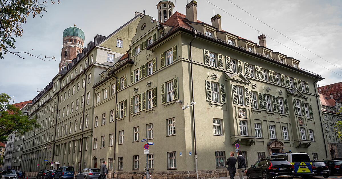 R-uberduo-schl-gt-ausgerechnet-vor-dem-M-nchner-Polizeipr-sidium-zu