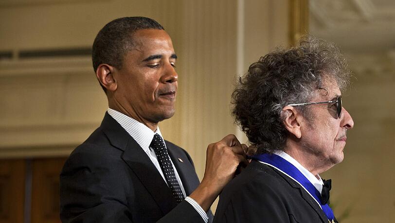 Präsident Barack Obama ehrte 2012 Bob Dylan mit der Medal of Freedom. Präsident Barack Obama ehrte 2012 Bob Dylan mit der Medal of Freedom.
