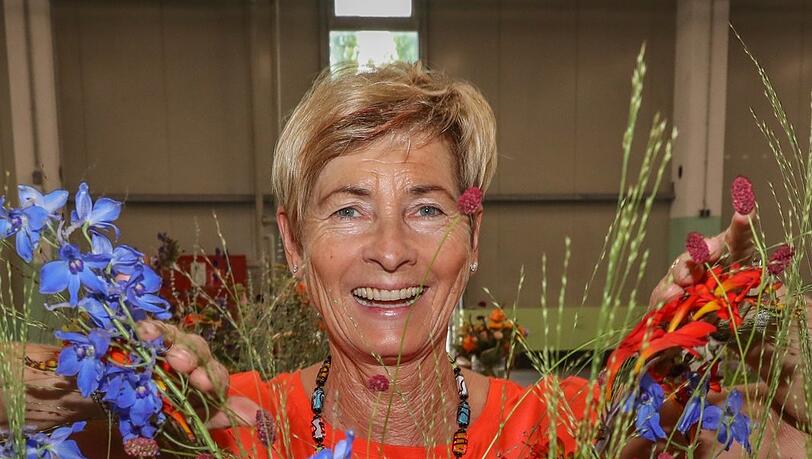 Erni Salzinger-Nuener, langjährige IHK-Prüferin für Floristik, liebt ihren Beruf. Eine Lieblingsblume hat sie aber nicht.
