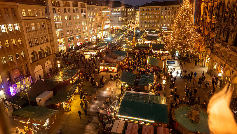 Der Christkindlmarkt auf dem Münchner Marienplatz lockt Jahr für Jahr auch zahlreiche Touristen an. (Archivbild) Der Christkindlmarkt auf dem Münchner Marienplatz lockt Jahr für Jahr auch zahlreiche Touristen an. (Archivbild)