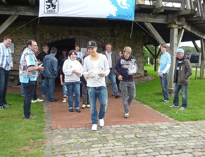 Daniel Halfar und Arne Feick waren in Nordrhein-Westfalen in Moers bei den Niederrhein-Löwen zu Gast