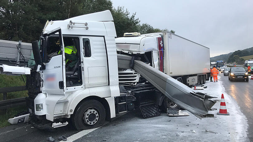 Die Bilder vom spektakulären Unfall auf der A9.