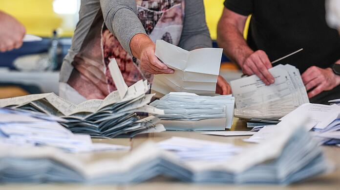 In Rekordzeit hat die Stadt München 7700 Helfer für die Bundestagswahl 2025 gefunden. (Archivbild)