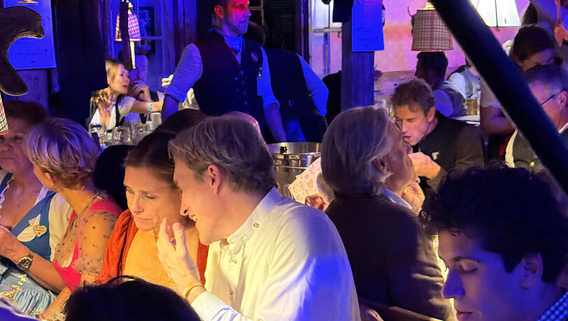 Conny Lehmann und Ex Jens am Nebentisch auf Einladung von Willi Beier Conny Lehmann und Ex Jens am Nebentisch auf Einladung von Willi Beier