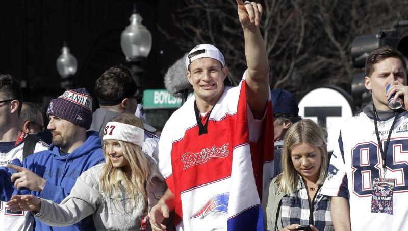 Rob Gronkowski von den New England Patriots beendet seine Karriere im American Football. Rob Gronkowski von den New England Patriots beendet seine Karriere im American Football.