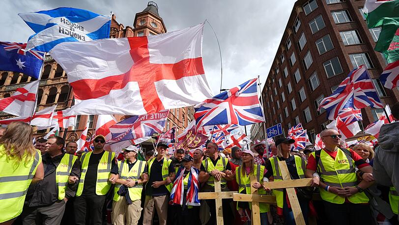 Unter dem Motto "Unite the Kingdom" versammelten sich Zehntausende Menschen in London.