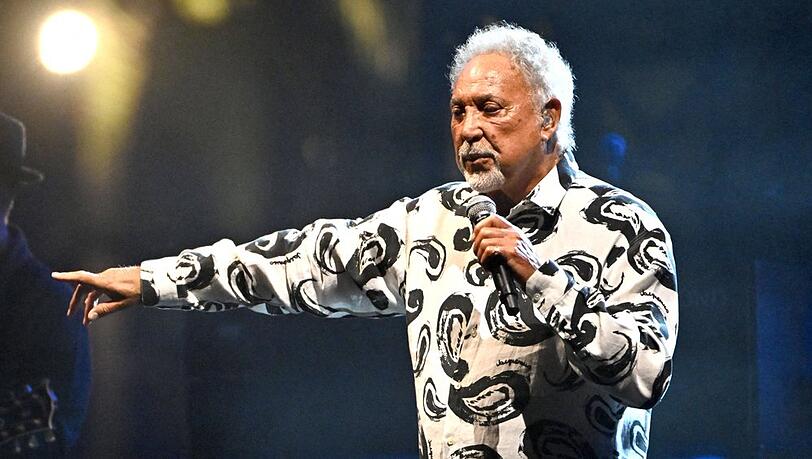 Tom Jones ist seit Sommer auf seiner "Come Gather Round"-Welttournee. Tom Jones ist seit Sommer auf seiner "Come Gather Round"-Welttournee.