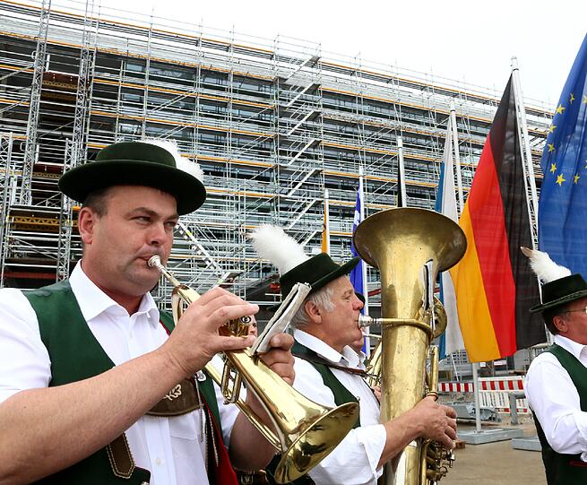 Zünftig: Die Blaskapelle darf beim Festakt nicht fehlen.