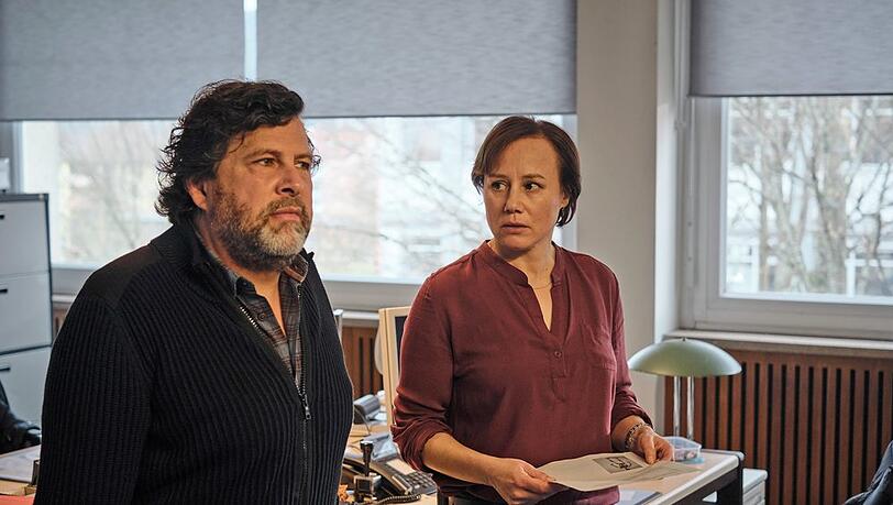 "Tatort: Unten im Tal": Als Rosa Winterfelds Leiche gefunden wird, rollen Friedemann Berg (Hans-Jochen Wagner) und Franziska Tobler (Eva Löbau) den Fall neu auf.