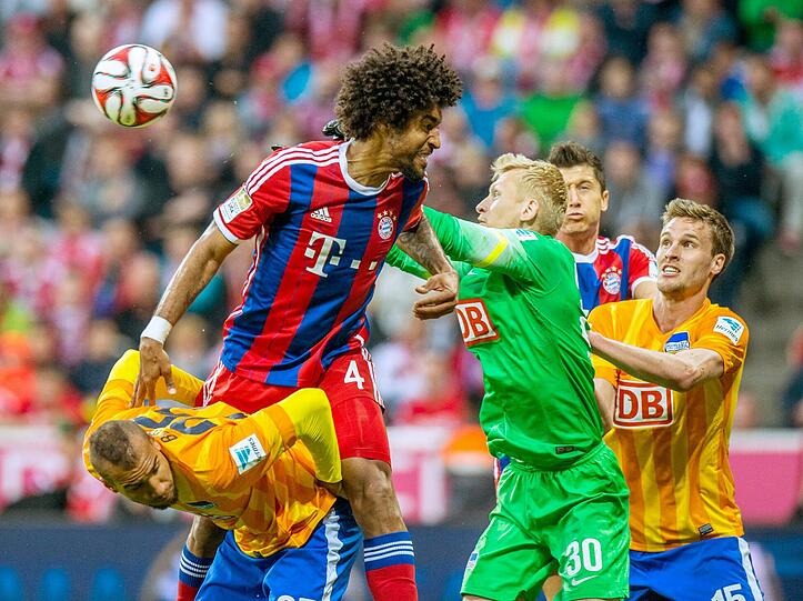 DANTE &ndash; NOTE 3 &ndash; Sicher in der Innenverteidigung, kaum Fehler. Bei Herthas größter Chance durch Schulz aber weit aufgerückt. Bemüht, sich ins Spiel nach vorne einzuschalten.