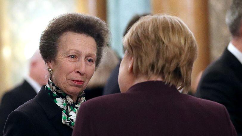 Beim Empfang zum NATO-Gipfel in London: Prinzessin Anne im Gespräch mit Bundeskanzlerin Angela Merkel.