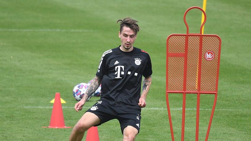 Willkommen zurück! Adrian Fein trainiert am Freitag erstmals nach seiner einjährigen Leihe zum Hamburger SV wieder an der Säbener Straße.