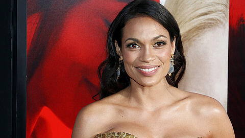 Rosario Dawson hat über ihre Bisexualität gesprochen.